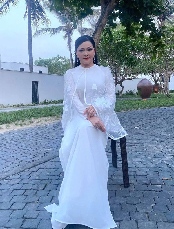 Hiếm ai U60 được như Như Quỳnh, dù tăng cân vẫn thanh thoát-6