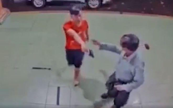 Chĩa súng vào nhân viên y tế, cán bộ công an bị xử lý thế nào?-1