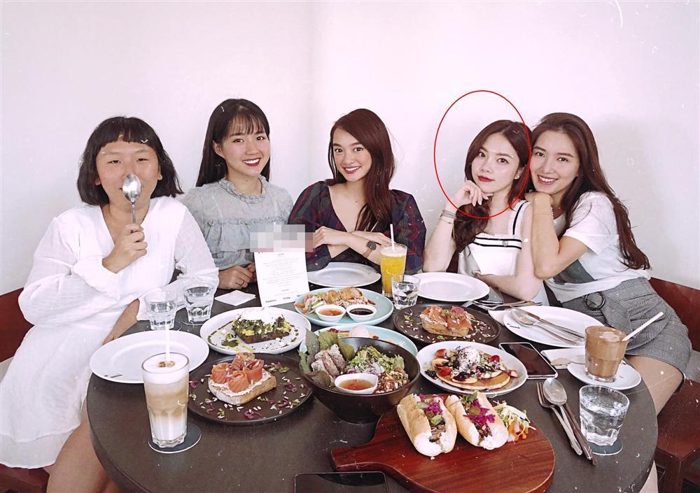 Đọ gia tài khủng của Tống Đông Khuê và vợ sắp cưới khi chung nhà-7