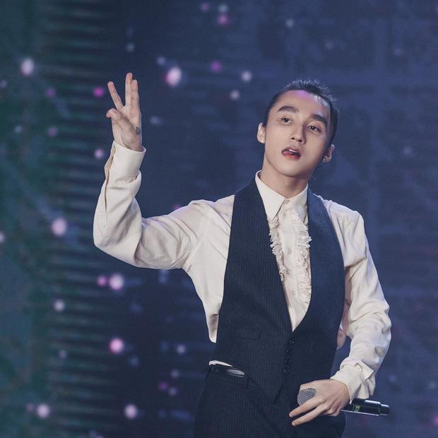 Sơn Tùng M-TP và Binz bất ngờ lộ điểm chung quốc dân khi đụng độ-1