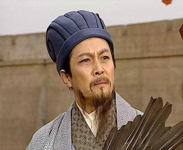 Gia Cát Lượng từng bị đồn ép vợ tự tử, U70 vẫn phong độ-1
