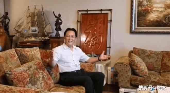 Gia Cát Lượng từng bị đồn ép vợ tự tử, U70 vẫn phong độ-7