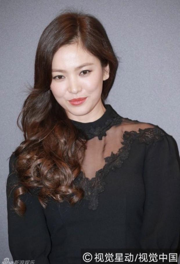 Hội nữ thần Kbiz khi thiếu photoshop, Kim Tae Hee làm fans giật mình-4