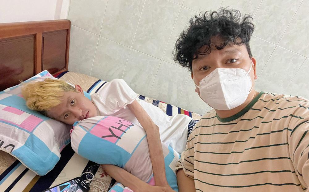 Tình hình ca sĩ Chí Thành sau khi bệnh viện trả về: Còn da bọc xương-1