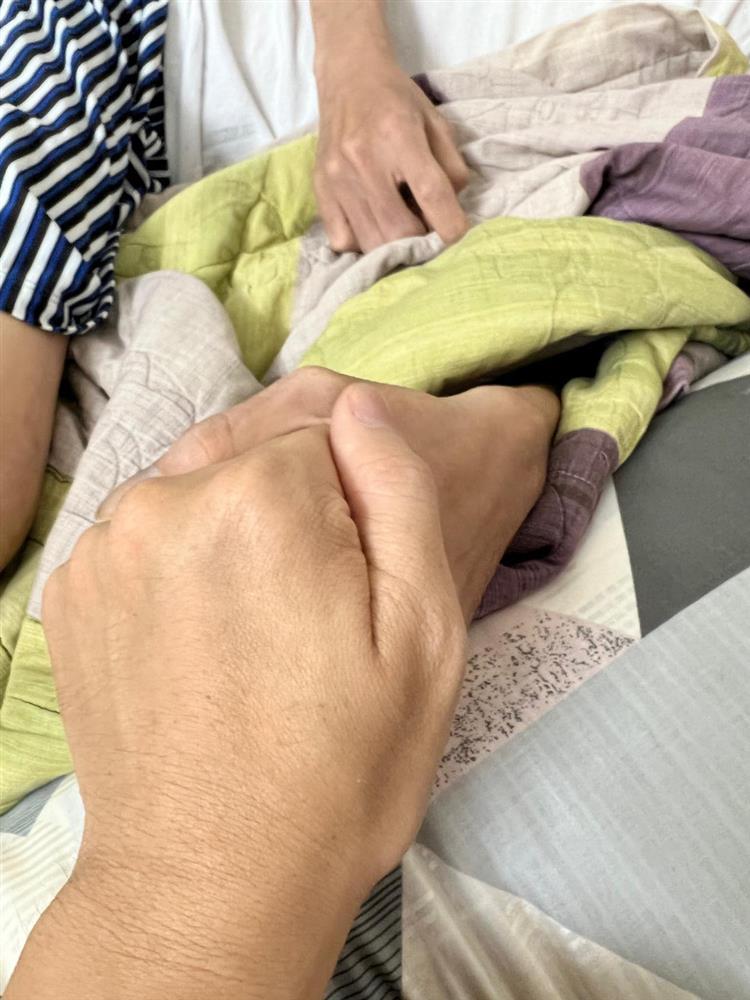 Tình hình ca sĩ Chí Thành sau khi bệnh viện trả về: Còn da bọc xương-2