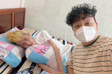 Tình hình ca sĩ Chí Thành sau khi bệnh viện trả về: Còn da bọc xương