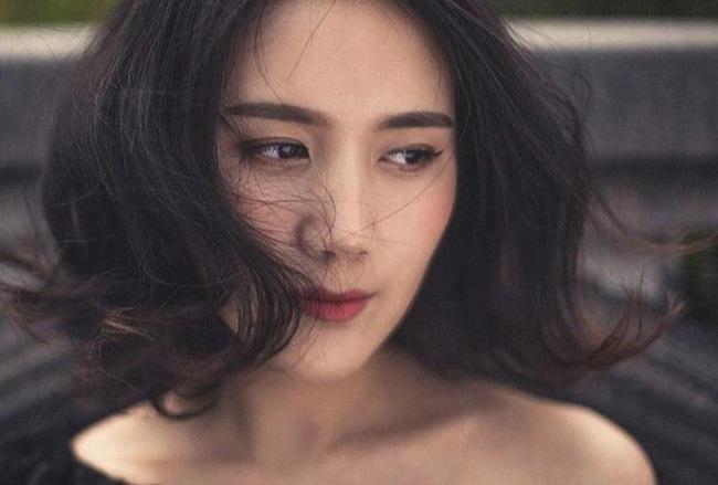 Về muộn thấy cảnh nóng của chồng, vợ tặng luôn món quà bật ngửa-2