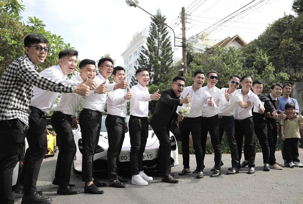 Cô dâu Đông Khuê đeo nhẫn kim cương, nhan sắc cực okela-1