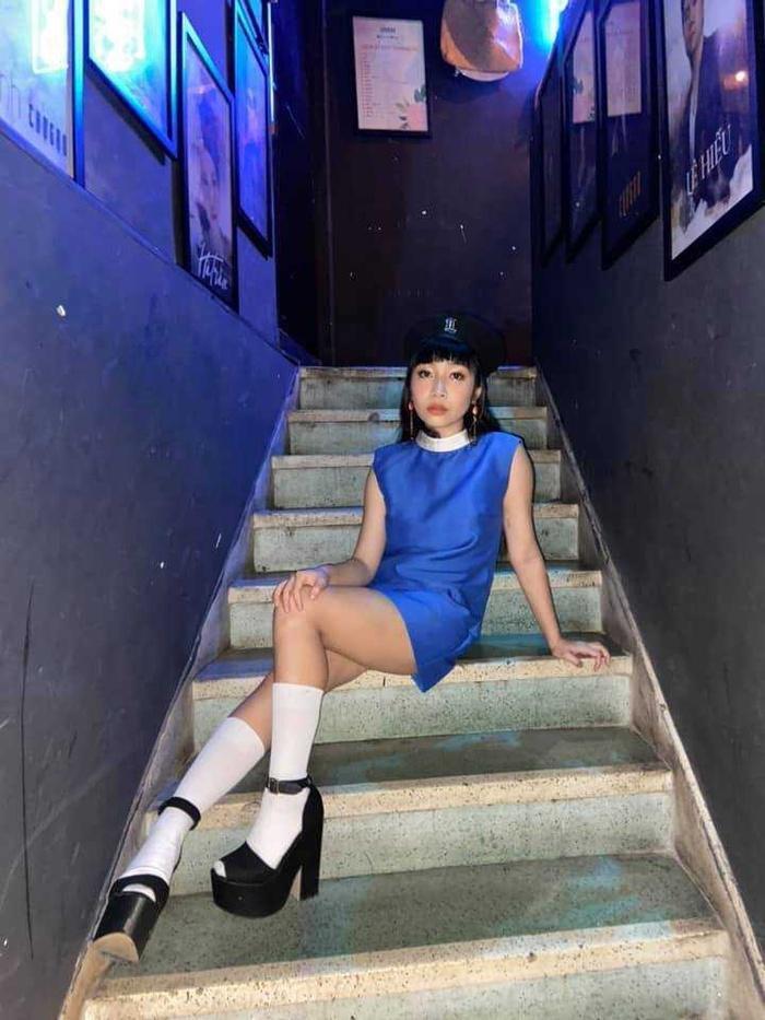 Mỹ Anh cao 3m bẻ đôi mà mặc đồ hack dáng như trên 1m6-5