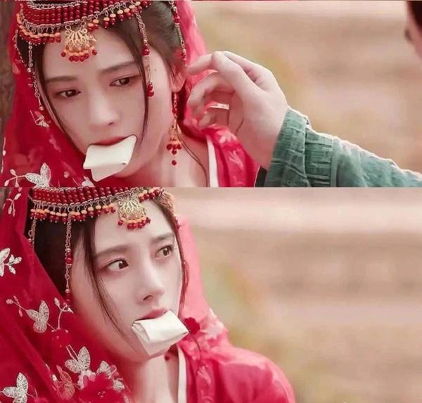 Cúc Tịnh Y và loạt mỹ nhân đạo nhái Tiểu Phong, Việt Nam cũng dính!-3