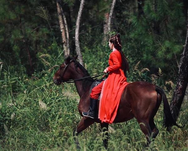 Cúc Tịnh Y và loạt mỹ nhân đạo nhái Tiểu Phong, Việt Nam cũng dính!-9