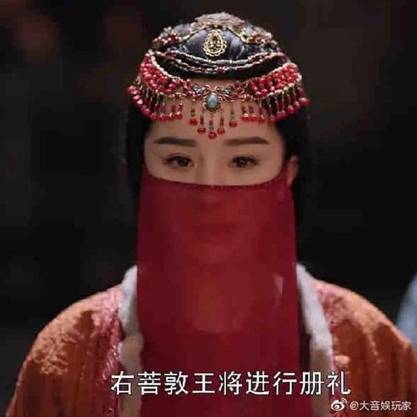 Cúc Tịnh Y và loạt mỹ nhân đạo nhái Tiểu Phong, Việt Nam cũng dính!-10