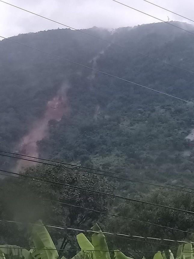 Mưa lớn gây sạt lở tại ngọn núi cao nhất Đông Nam bộ-1