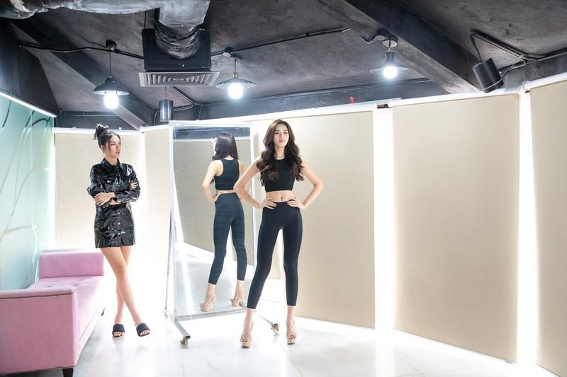 Đôi tay nhăn nhúm của Hoa hậu Đỗ Thị Hà khiến fan sắc đẹp ngã ngửa-6