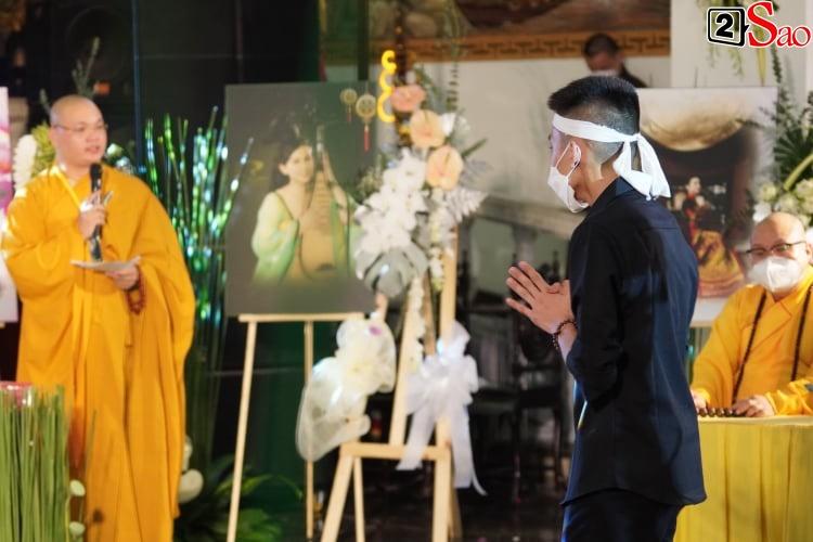 Hồ Văn Cường vắng mặt 49 ngày Phi Phung, trưởng nam nói lời xúc động-4