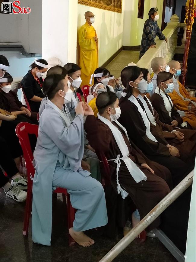 Hồ Văn Cường vắng mặt 49 ngày Phi Phung, trưởng nam nói lời xúc động-1