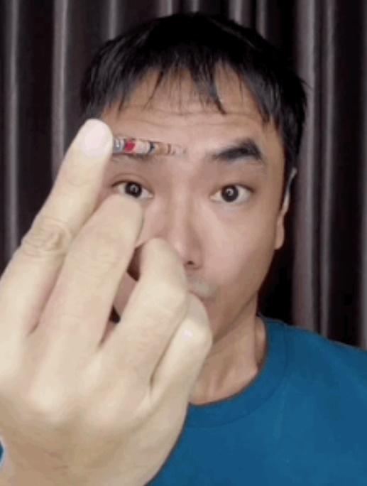 YouTuber Duy Nến bị ném đá khi đăng clip ảo thuật độc hại-1