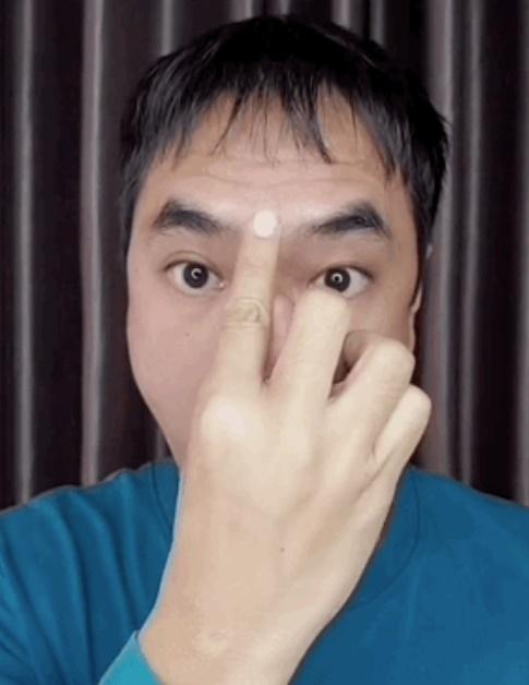 YouTuber Duy Nến bị ném đá khi đăng clip ảo thuật độc hại-2