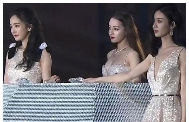 Triệu Lệ Dĩnh đọ sắc dàn mỹ nhân Cbiz, gái quê có nổi bật?-2