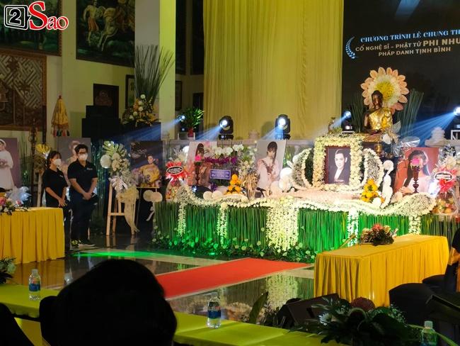 Quản lý vấn khăn tang, tiều tụy, tất tả lo 49 ngày Phi Nhung-1