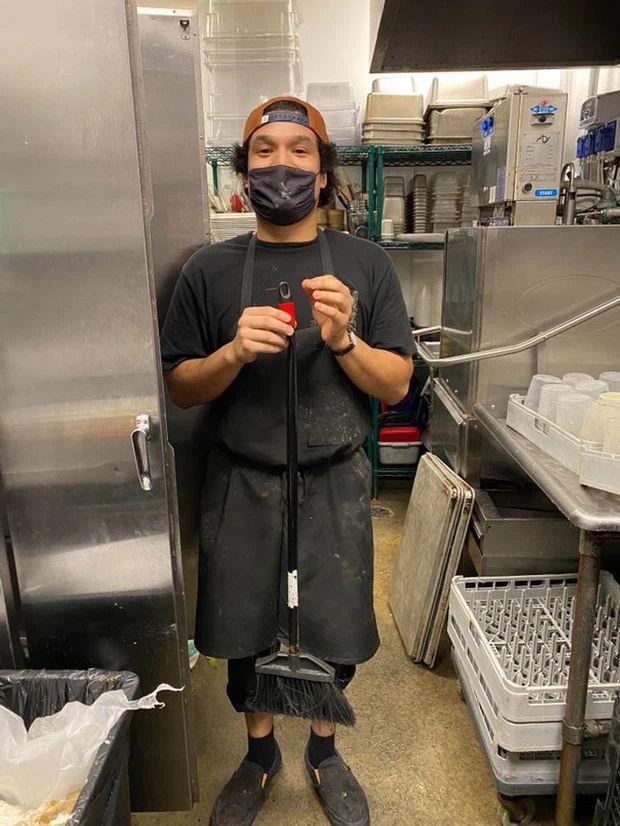 Cảnh tượng người ngoài sửng sốt nhưng là bình thường với nhà hàng-4