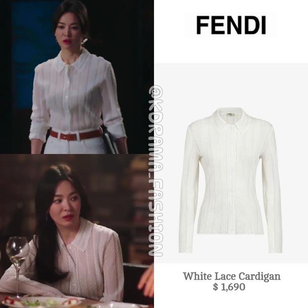 Xuất hiện ở sự kiện quan trọng, cô nàng diện chiếc cardigan trắng Fendi có giá 38 triệu, dù đã cố gắng makeup đậm nhưng gương mặt vẫn chưa ra được khí chất NTK thời trang