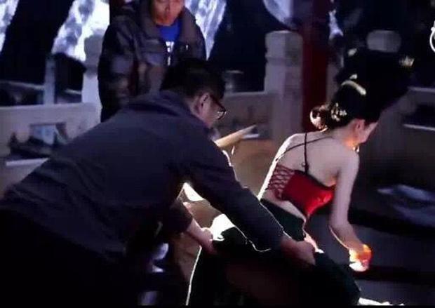 Triệu Lệ Dĩnh liều mạng khi bạn diễn phản ứng sinh lý lúc đóng cảnh nóng-3