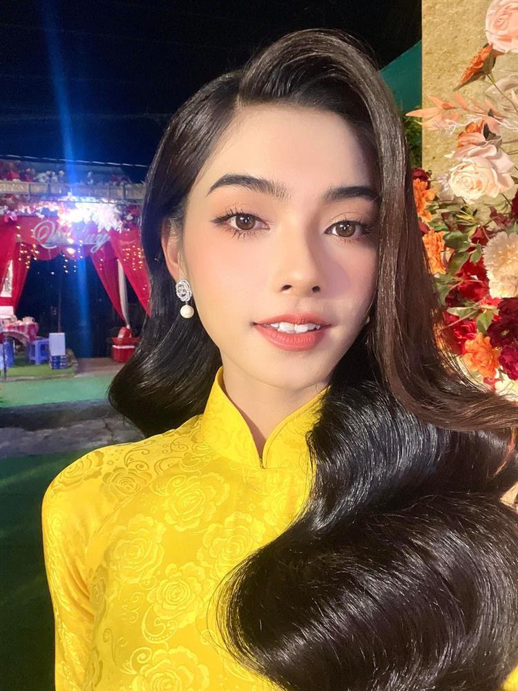 SỐC: Cô dâu mang gánh nặng 300 cây vàng, tiền mặt tràn bàn ngày cưới-2