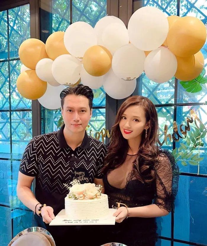 Lã Thanh Huyền chăm khoe vòng 1 phồn thực sau nghi án dao kéo-2