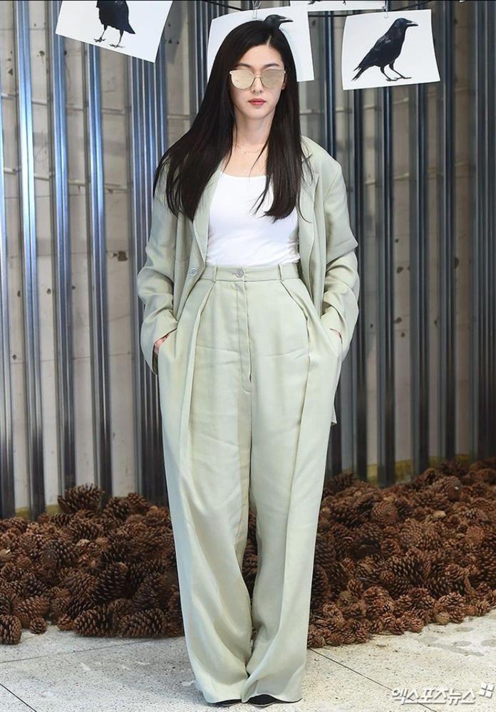 4 nên 3 tránh khi phối đồ cho nàng eo ‘bánh mì’-6