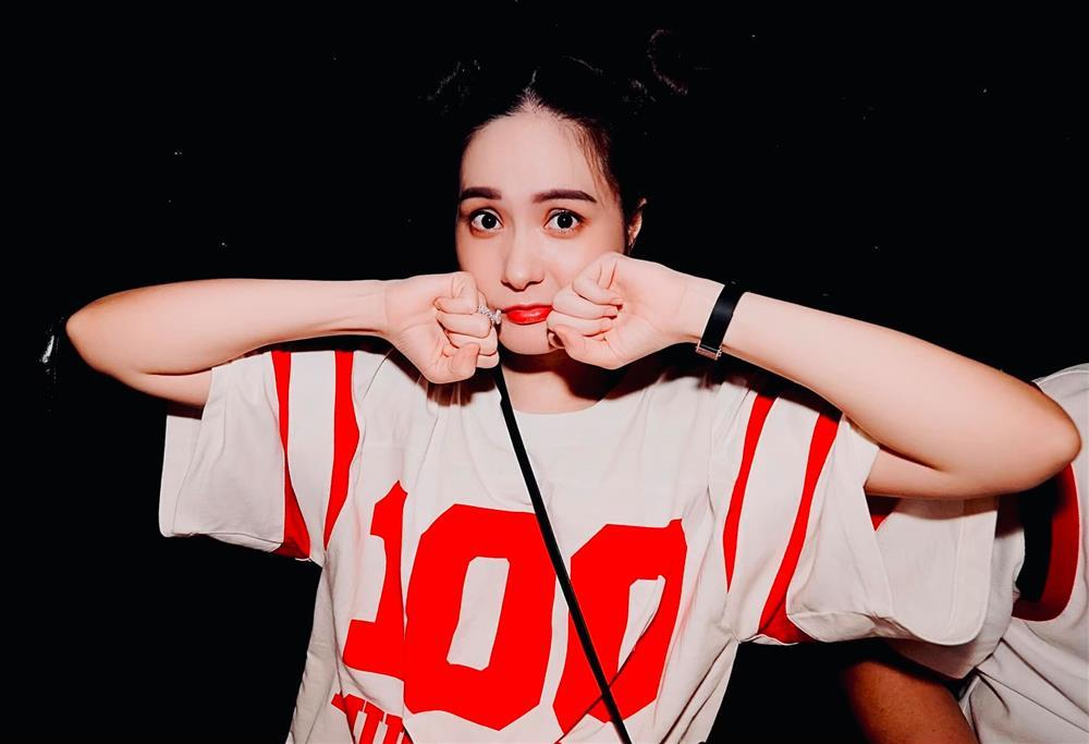 Mặc chung áo 16 triệu, Hồ Ngọc Hà ăn đứt nữ đại gia nhà 200 tỷ!-4