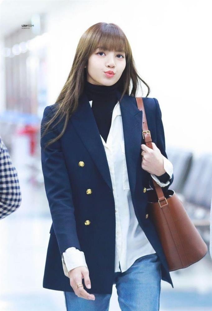 Shin Min Ah, BLACKPINK diện áo cổ lọ đơn giản mà đẹp nhức nách.-1