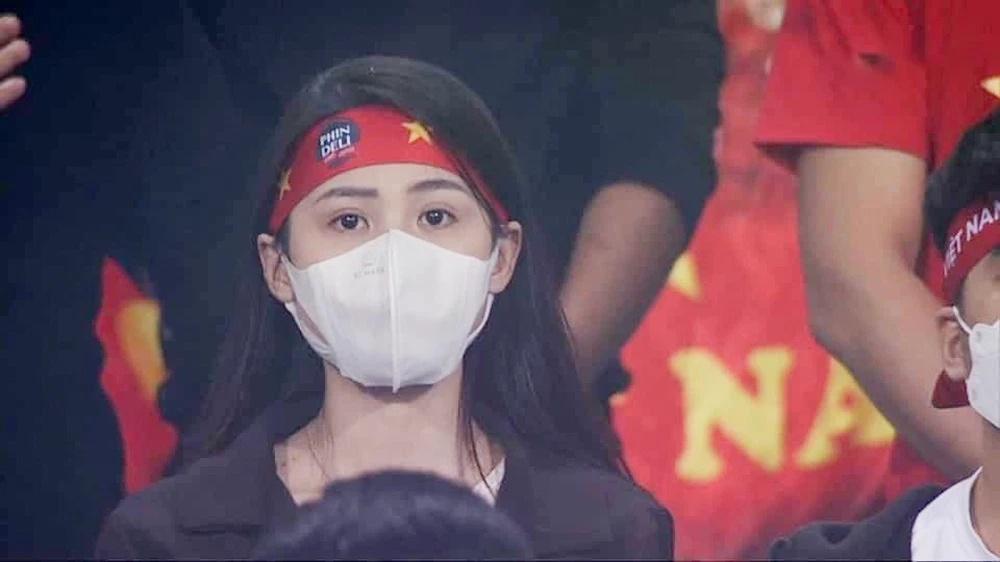 Cô gái khiến cộng đồng mạng truy tìm trận Việt Nam - Saudi Arabia-1