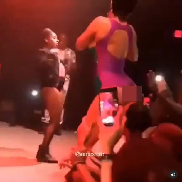 Nữ rapper đình đám úp bàn tọa siêu to khổng lồ vào mặt fan nam-3