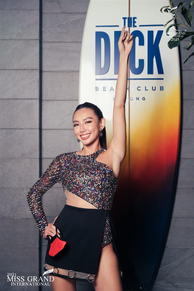 Thùy Tiên tới Thái Lan: Chiều cao hơi thiếu, tự tin có thừa-6