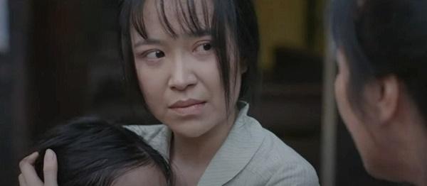 Vẻ ngoài gợi cảm của sao nữ bị ép bán thân, bỏ rơi con gái trên màn ảnh-2