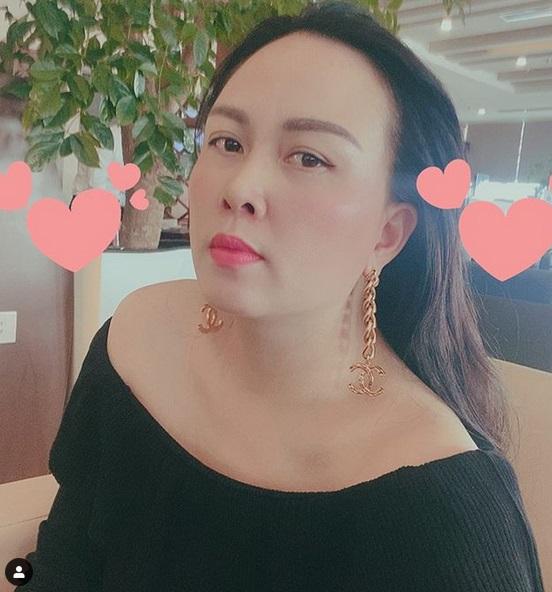 Phượng Chanel u mê những chiếc váy trễ vai nhưng kén dáng-2