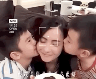 Trương Bá Chi khoe ảnh bên con, Tạ Đình Phong bị chỉ trích-1