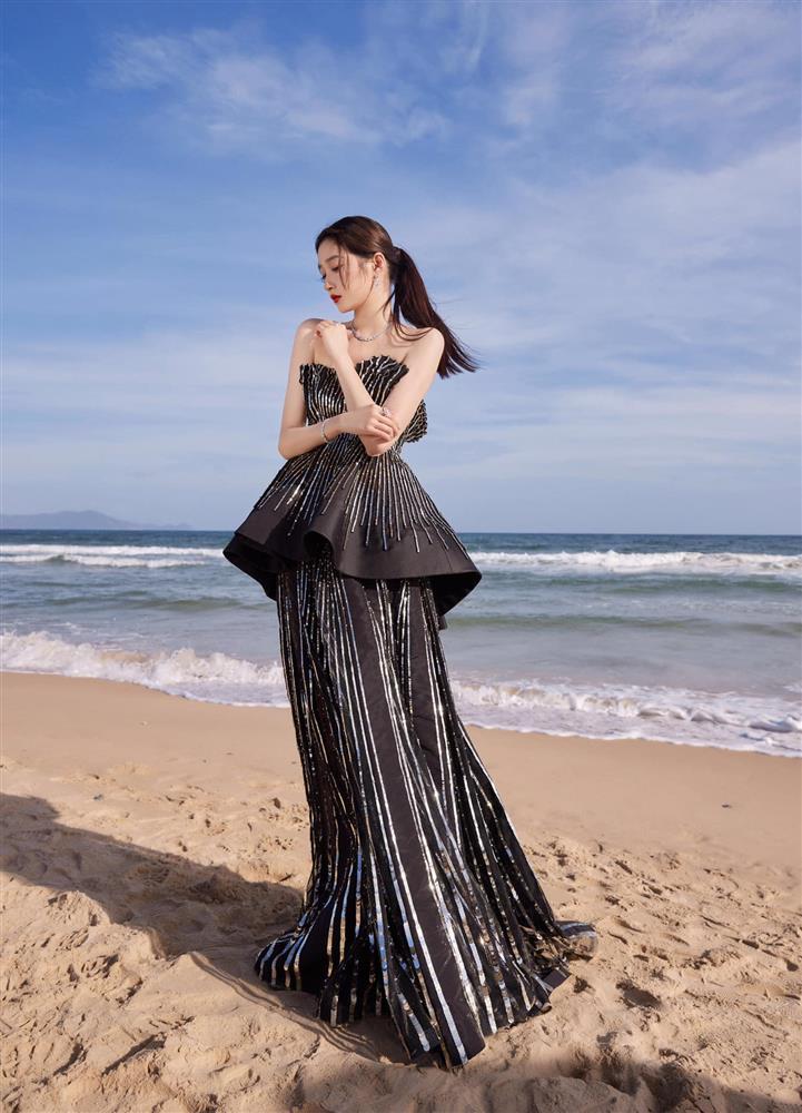 Body Quan Hiểu Đồng trên livestream khác xa ảnh tự đăng-2