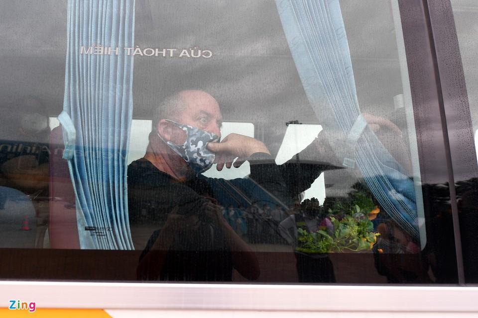 Trên chuyến bay có tổng cộng 30 hành khách với 12 quốc tịch khác nhau như Hàn Quốc, Mỹ, Anh, Pháp, Australia. Trong danh sách hành khách có cả Việt kiều Đức.