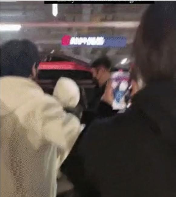 Jennie được fan Việt tóm trọn khoảnh khắc ở sân bay nhưng lại gây tranh cãi-3