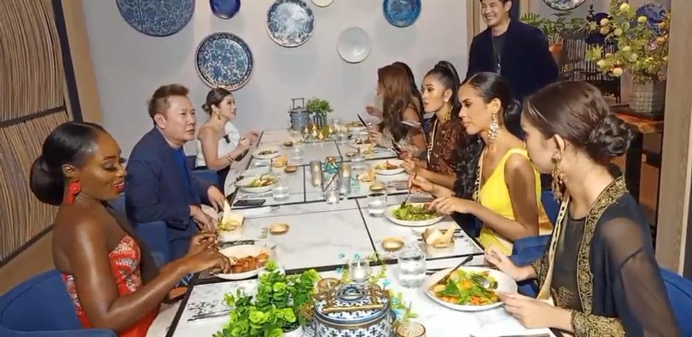 Nhanh như chớp, Thùy Tiên có ảnh với chủ tịch Miss Grand-5