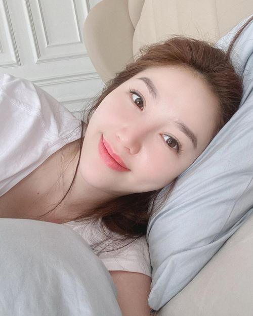 4 bí quyết trị mụn ẩn giúp Bảo Thy có da em bé-2