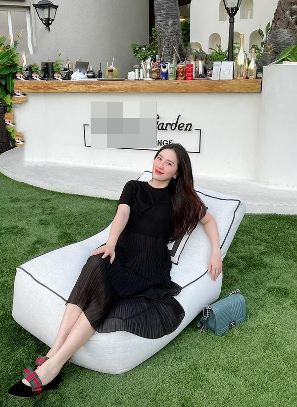 Bảo Thy lộ diện sau sinh, gương mặt còn sưng gây chú ý-7