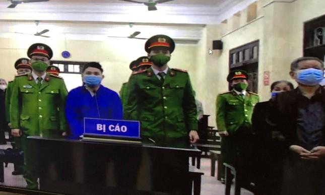 Đang xử vụ giết chủ nợ: Hung thủ bị ám ảnh, con nạn nhân khóc ngất-5