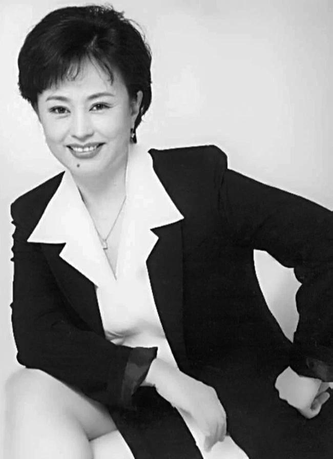 Cãi lời mẹ lấy chồng thảm hại, người ra đi gây dựng cơ đồ 330 tỷ-4