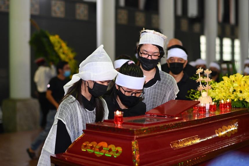 Facebook cố hoa hậu Thu Thủy chia sẻ kỷ niệm bên con thơ-4