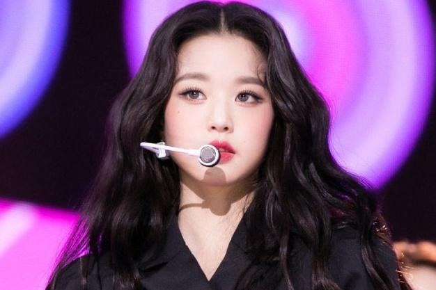 Mỹ nhân 17 tuổi xứ Hàn đau đầu vì chân dài, phải kéo ngắn-11