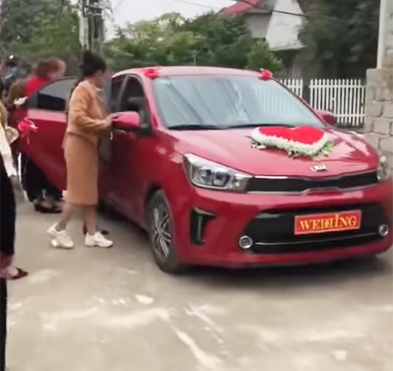 Cô dâu xứ Nghệ vừa đến nhà chồng đã lập tức lên xe hoa đi... đẻ-2