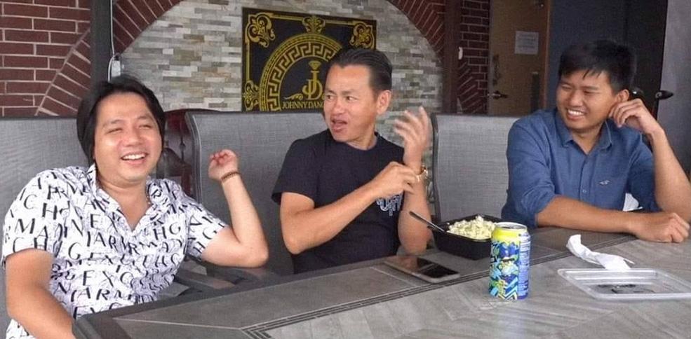 Vì sao Khoa Pug tỉnh bơ trong khi Johnny Đặng liên tục lên tiếng?-2